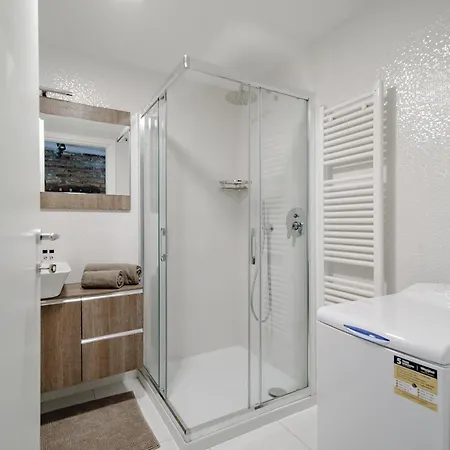 Gem Of The - Luxury Old Town דירה קומו